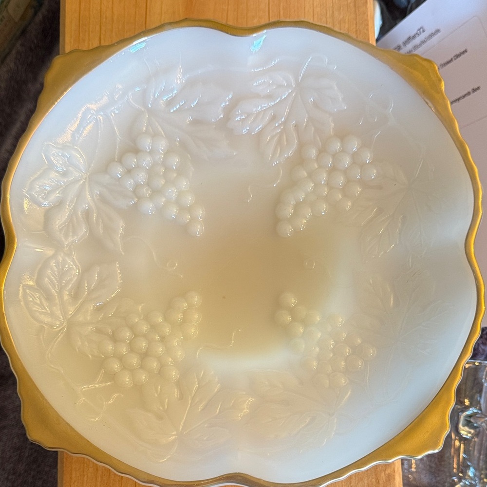 Vintage Anchor Hocking milk glass fruit bowl
